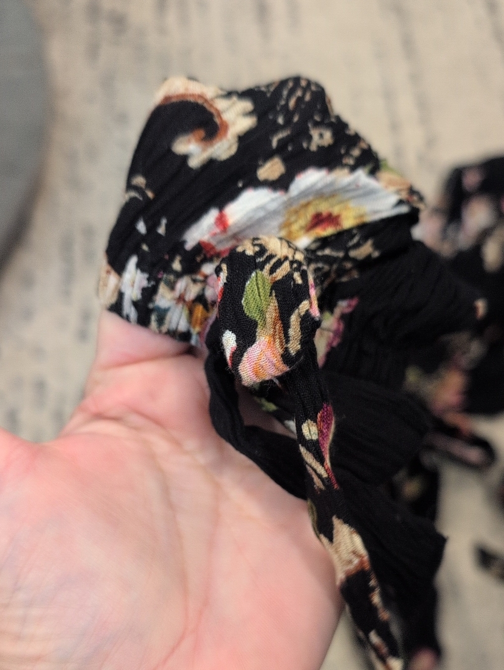 Patrons of Peace Floral Tie Front Blouse Small - Picture 6 of 6
